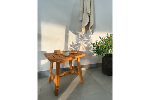 Pani Teak Skammel